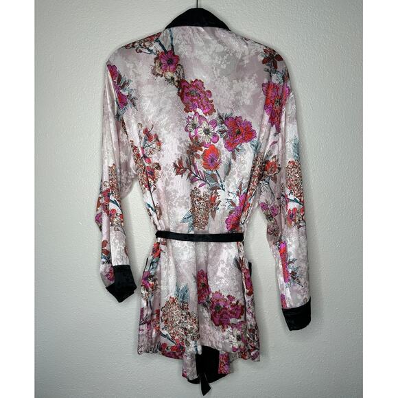 Free People Intimately Pale Pink Cream Multicolor Floral Kimono Bathrobe XS - Picture 7 of 15
